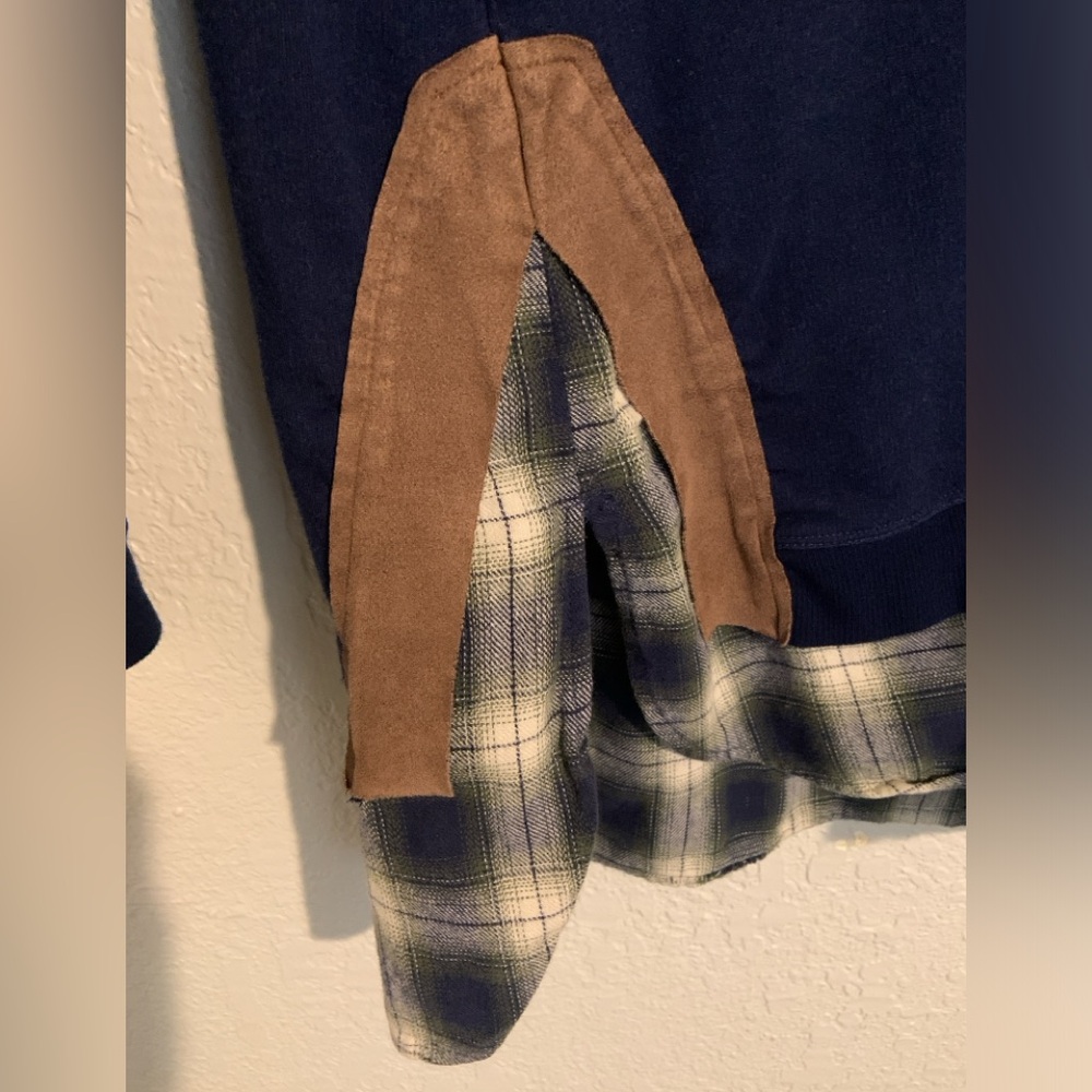 Evy's Tree Charolette sweatshirt in Navy and  Plaid size medium - Picture 3 of 7